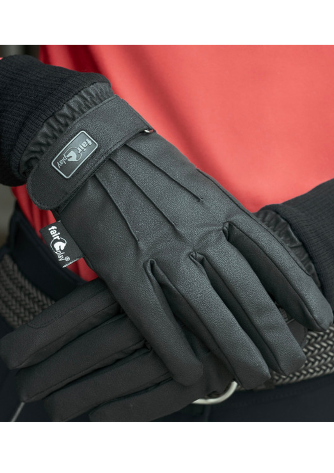 HANDSKER OG STRØMPER