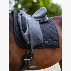 Equestrian Stockholm Dressur Sadelunderlag Line - Sort - FULL