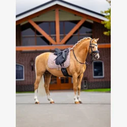 Equestrian Stockholm Dressur Sadelunderlag - Modern Midsummer Blush - FULL