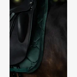 Equestrian Stockholm Dressur Sadelunderlag - Velvet - Sycamore Green