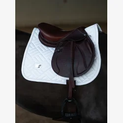 Equestrian Stockholm Spring Sadelunderlag - Modern White Perfection Silver