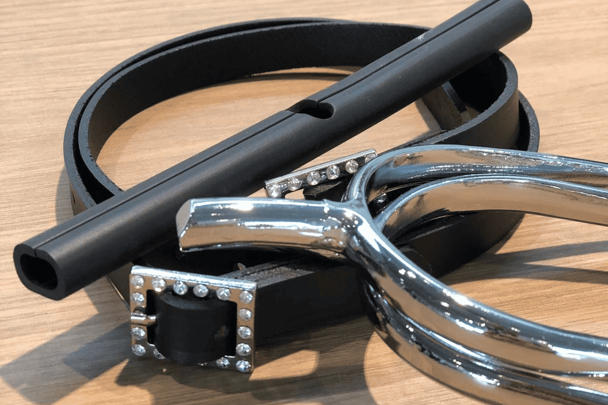 Sporer og tilbeh�r til ridning
